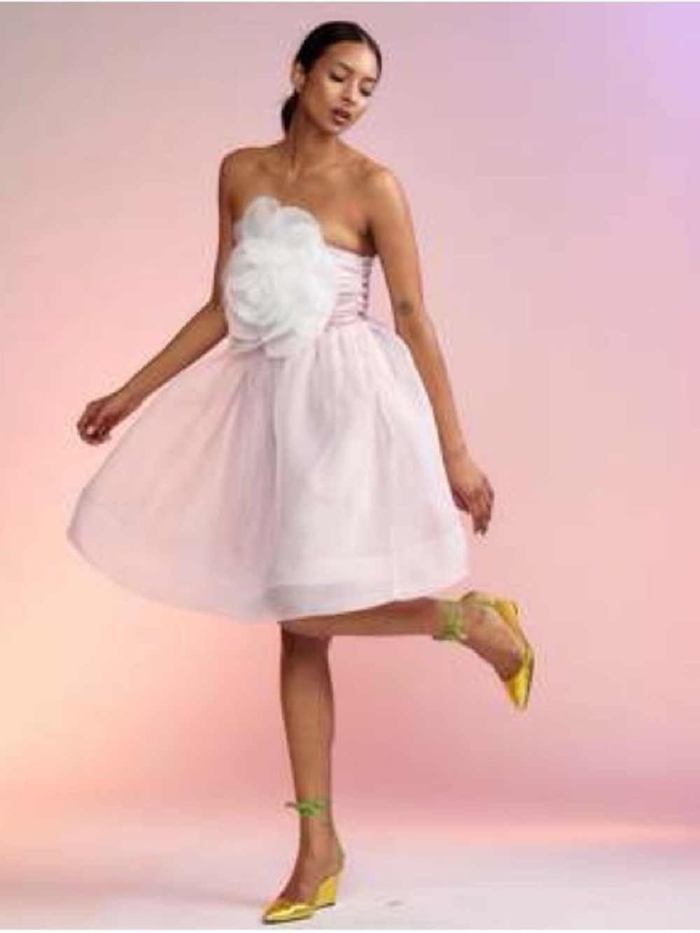 Cynthia Rowley Strapless Light Pink Tulle Dress with White Floral Applique - Picture 6 of 16